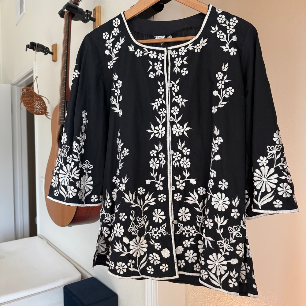 Vintage Black and White Floral embroidered Blouse cotton blend